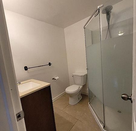 5th image of 566 Chantenay Dr