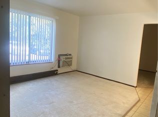 1912 10th St #10612462, Waukegan, IL 60085