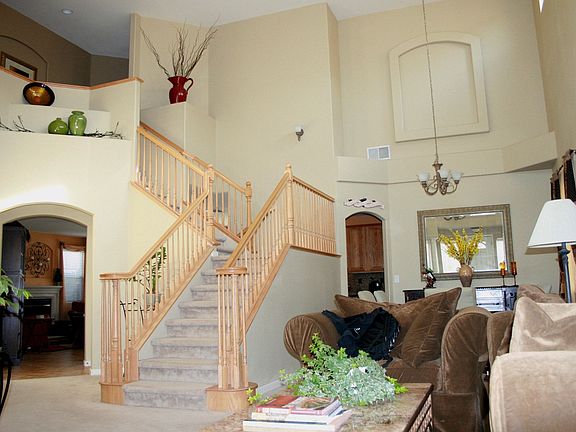GRAND ENTRY W/ VAULTED CEILING