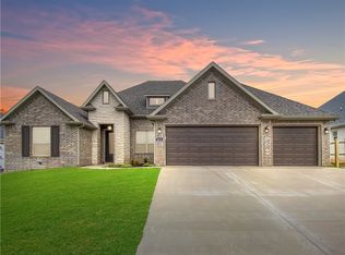 423 S Emerald Woods Run, Farmington, AR 72730