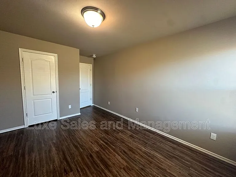 8517 SW 50th St — Photo 22