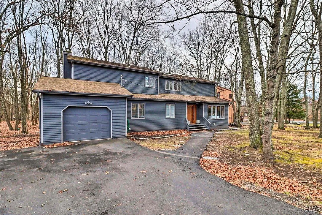 366 Hyland Dr photo 1