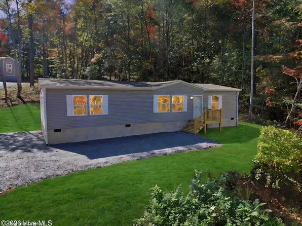 313 Loganberry Lane, Hayesville, NC 28904