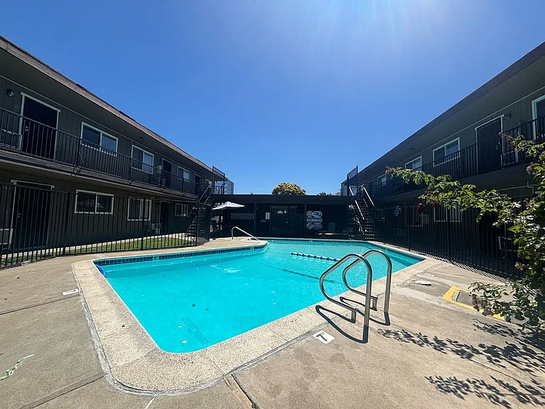 Available Spacious Apartments at H Street, Antioch, CA — Photo 11