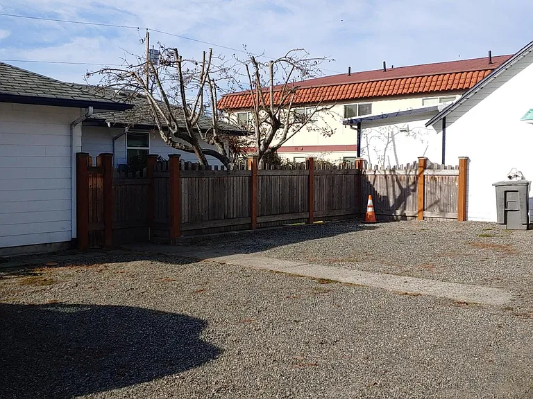 436B Wells Ave N — Photo 9