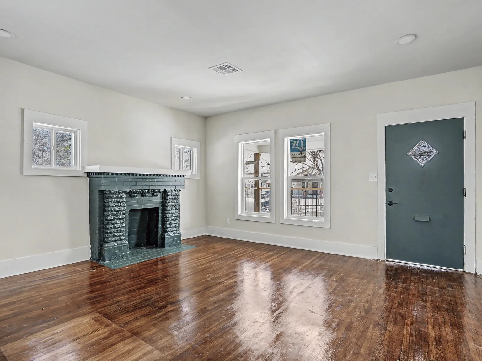 3 bed, 1351 sqft, $1,625 — Photo 3