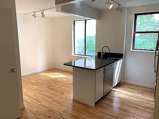 1st image of 190 E 7th St #414A
