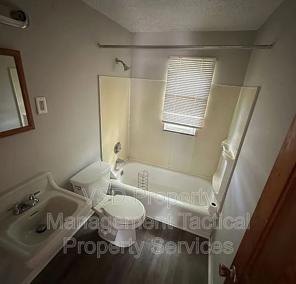 20131 Crystal Ave #UP — Photo 2