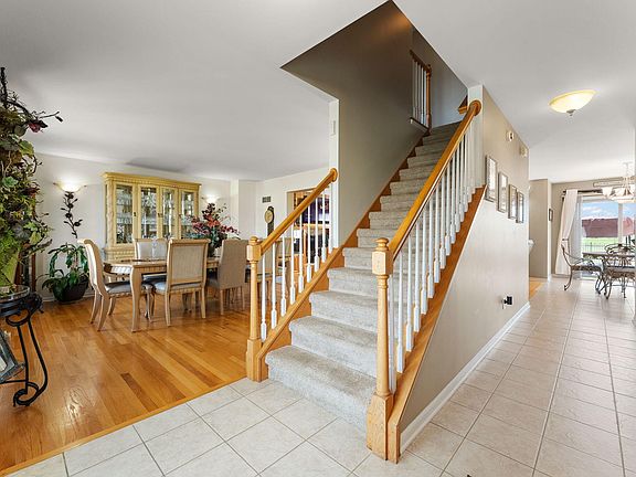 4th image of 516 Seminary Dr