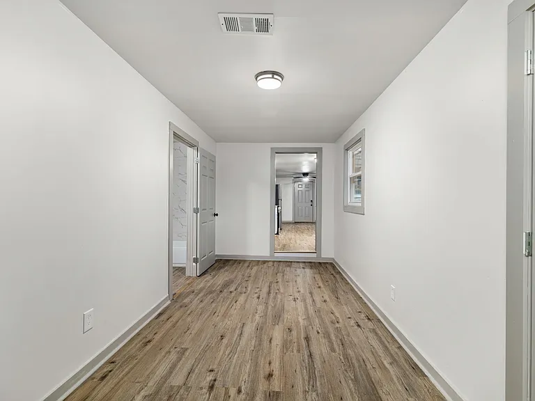 5444 Gimlet Rd — Photo 17