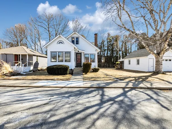 39 Waterman Rd, Roslindale, MA 02131