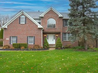 16096 Heatherwood Ct, Strongsville, OH