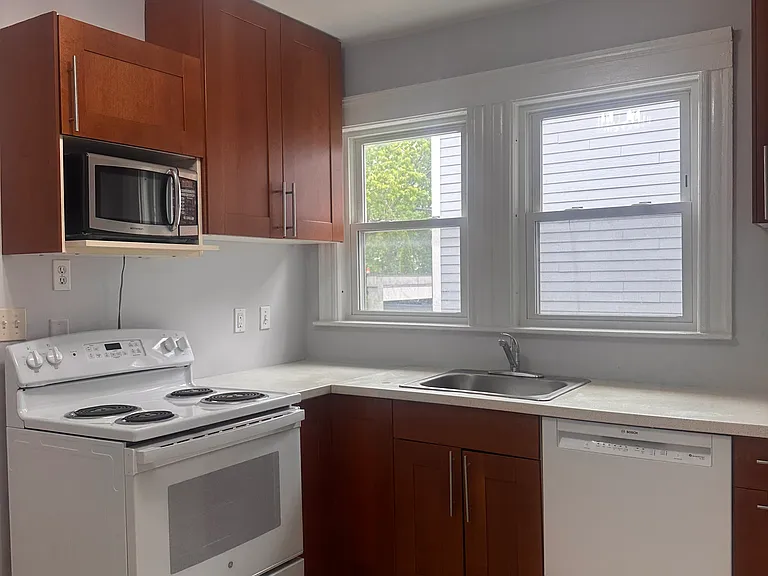 84 Lawton St #1 — Photo 12