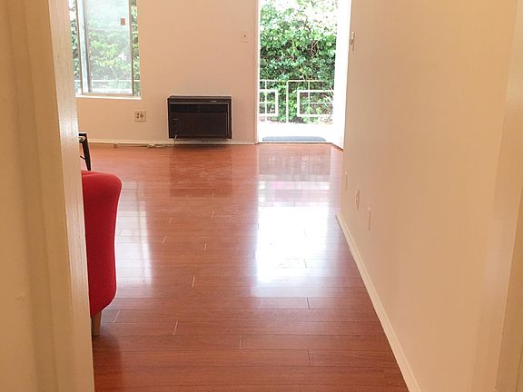 5th image of 1544 N Fuller Ave #2