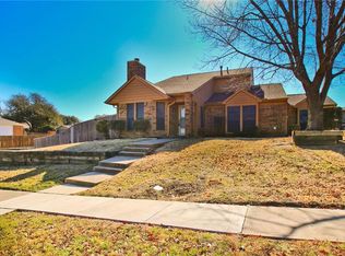 320 Creekmeadow Ln, Lewisville, TX 75067