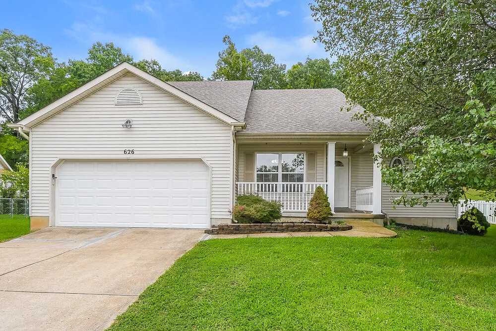3 bed, 2.5 bath, 1752 sqft, $3,080 — Photo 2