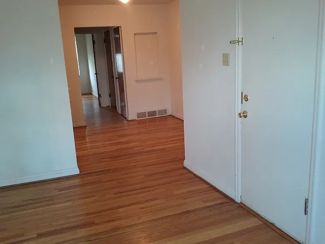 3936-3938 Jamieson Ave #2 — Photo 3