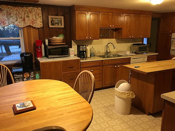 5th image of 25 Frances Dr