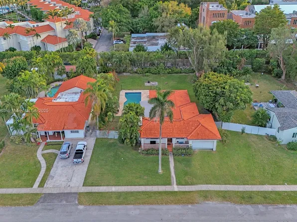 1600 NE 108th St, Miami, FL 33161