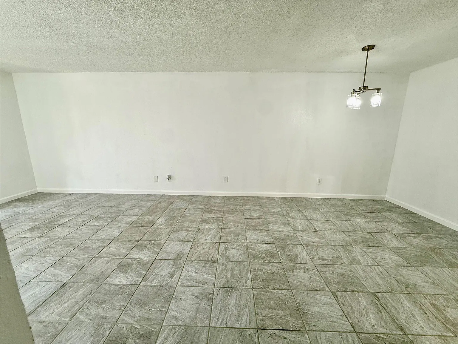 2 bed, 1.0 bath, 1000 sqft, $1,200 — Photo 4