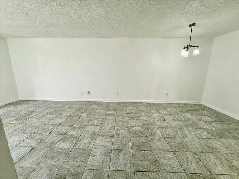 2830 S Bartell Dr #9 — Photo 3