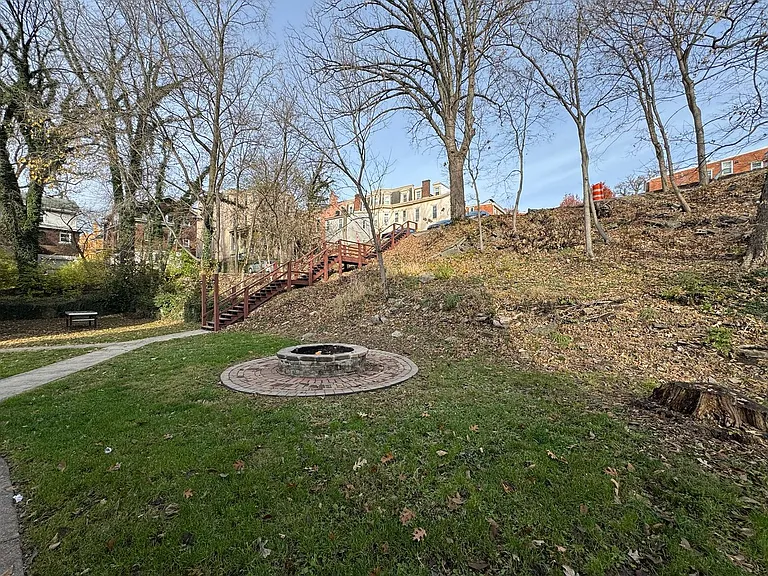 26 Conklin Apts — Photo 20