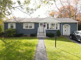 18 Oakmeadow Ln, Methuen, MA 01844