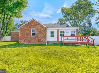 15 Mountain Rd, Fallston, MD 21047