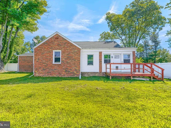 15 Mountain Rd, Fallston, MD 21047