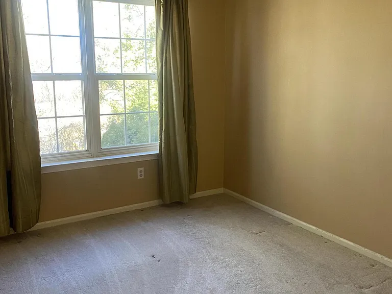 887 Crimson Ct — Photo 11