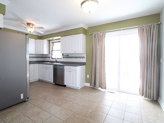5th image of 1021 Aspen Dr