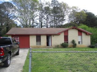 8862 E Bourne Dr, Jonesboro, GA