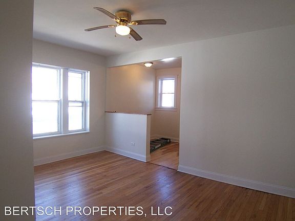 2nd image of 3006 W Leland Ave APT 3