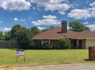 1318 N Walnut Creek Dr, Mansfield, TX 76063