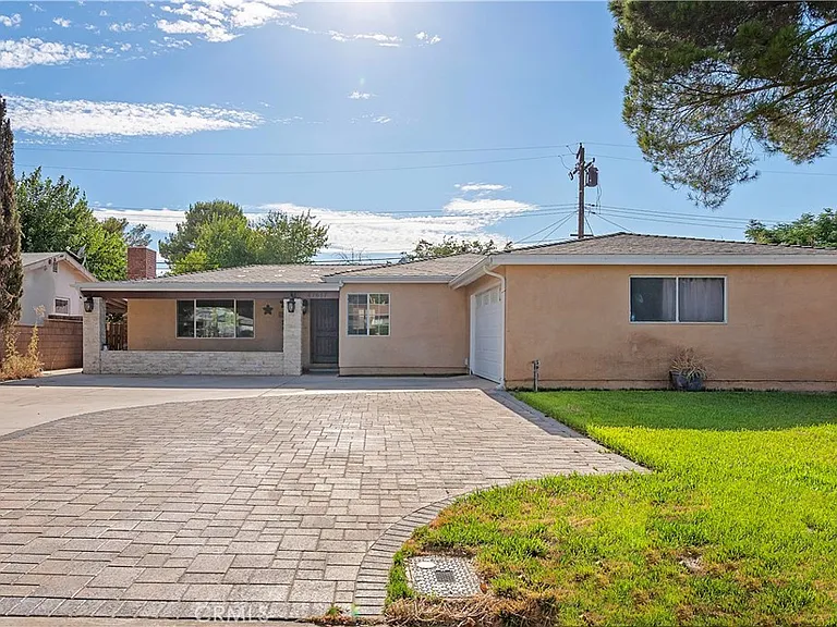 43617 Fern Ave — Photo 1