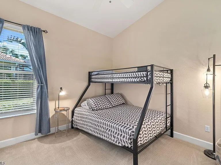 8963 Appaloosa Ct — Photo 23