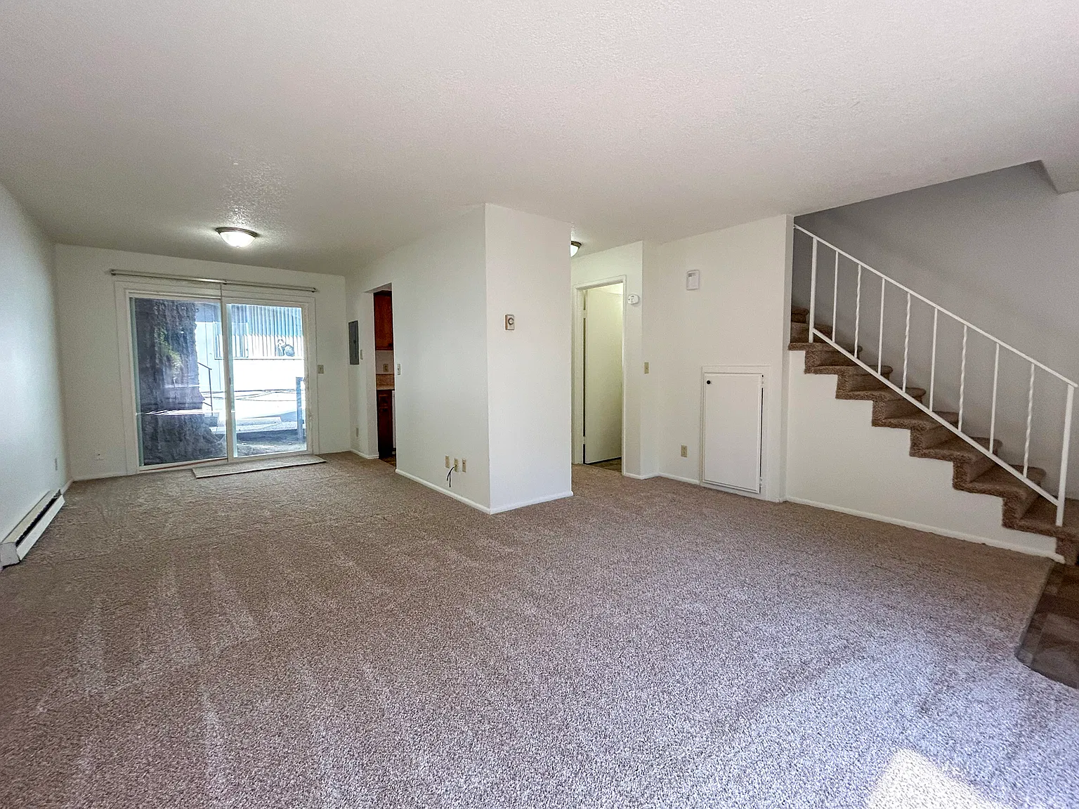 2 bed, 1.5 bath, 1000 sqft, $1,395 — Photo 4