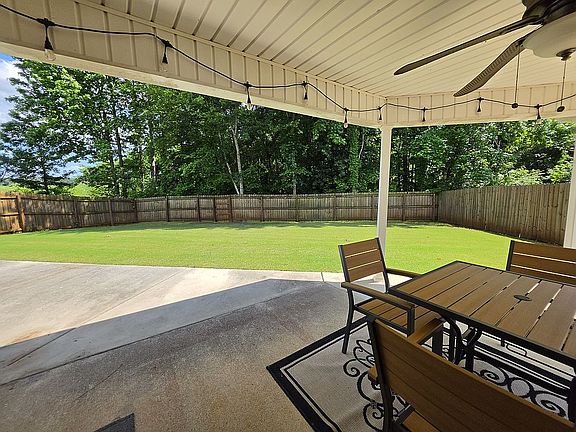 5th image of 213 Millbury Ct