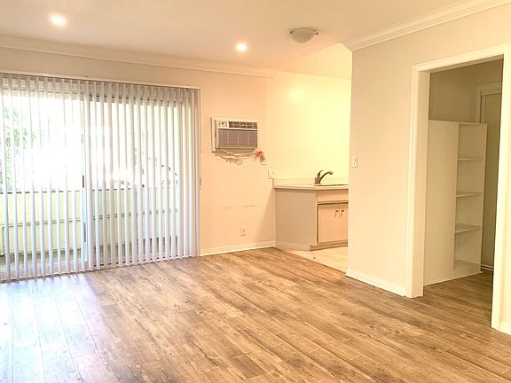 5th image of 10860 Venice Blvd APT 8