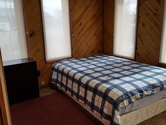 4th image of 922 S Summit Ave #1