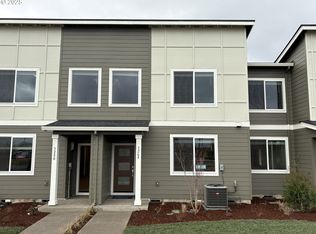 3268 SE Equinox Ln, Hillsboro, OR