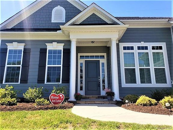 2nd image of 1006 Brookdale Ln