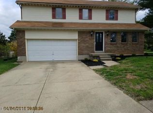 9025 Green Garden Ct, Louisville, KY 40220