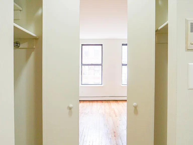 307 E 94th St #3D — Photo 4
