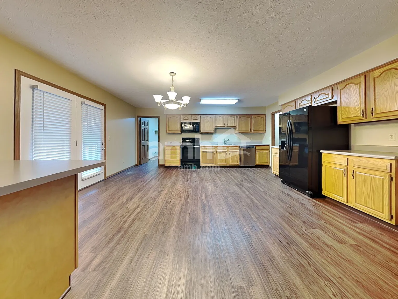 3 bed, 2.0 bath, 1688 sqft, $2,270 — Photo 4