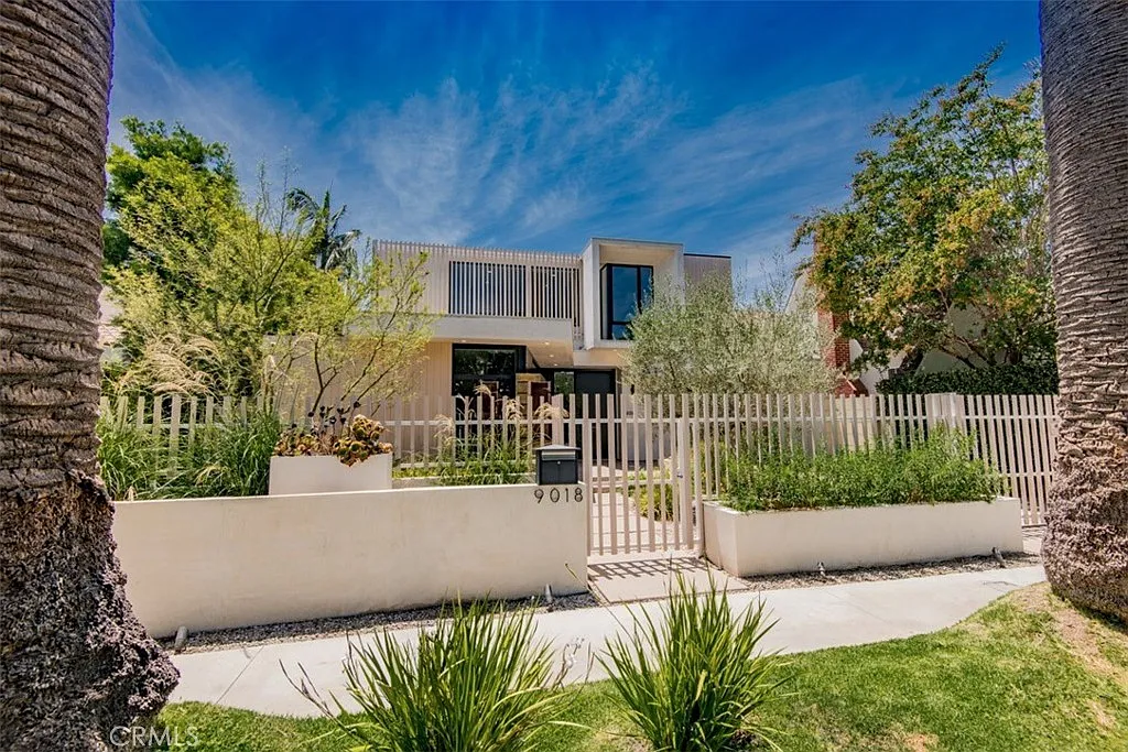 5 bed, 4500 sqft, $30,000 — Photo 3