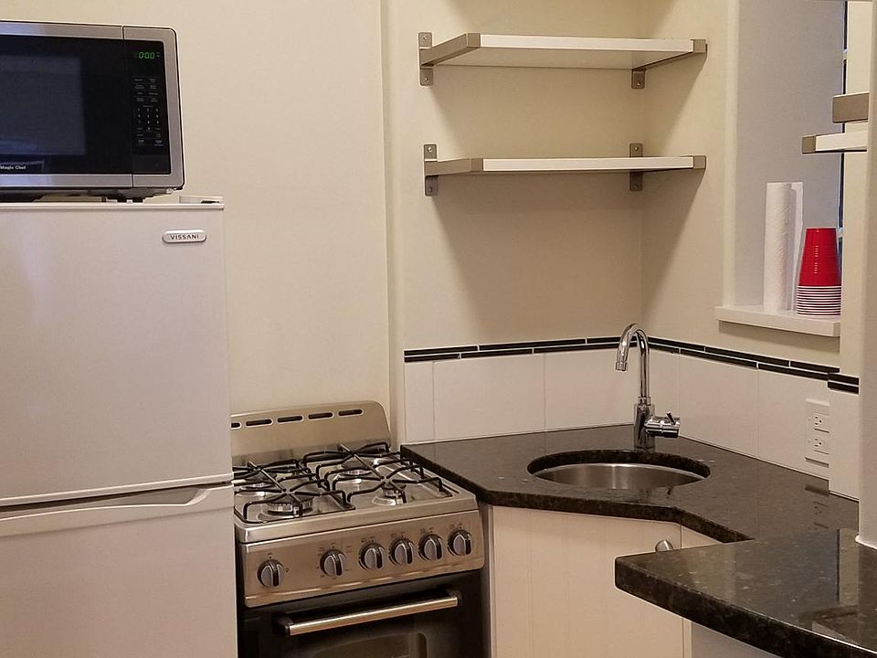 1st image of 567 W Arlington Pl #1F