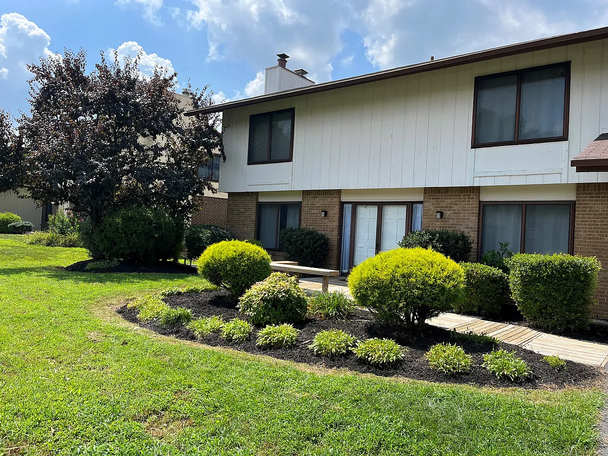 Front of house - Shady View Ln