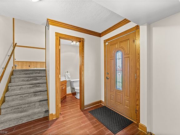 4th image of 178 Beachwood Ave