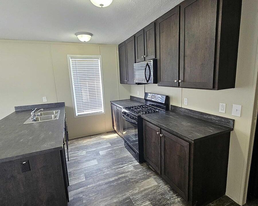 1st image of 2737 W Washington Ctr #204
